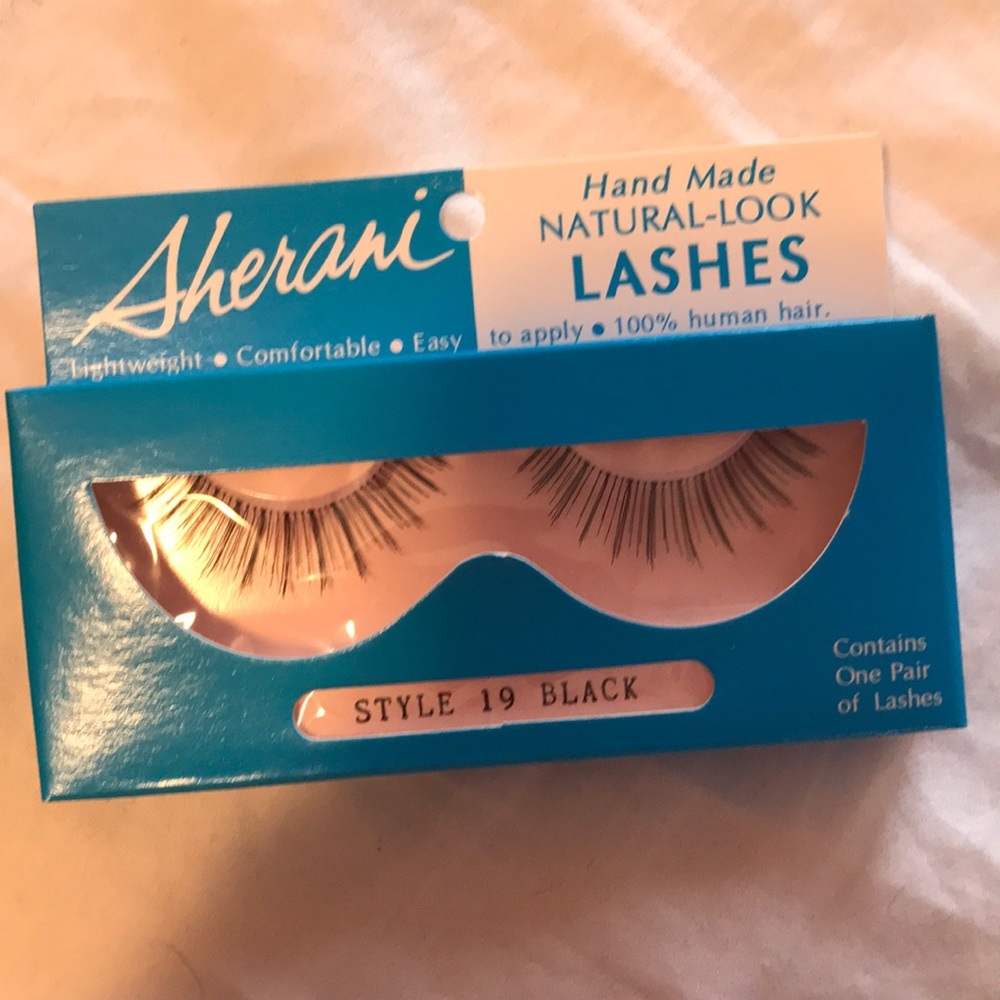 False eyelashes